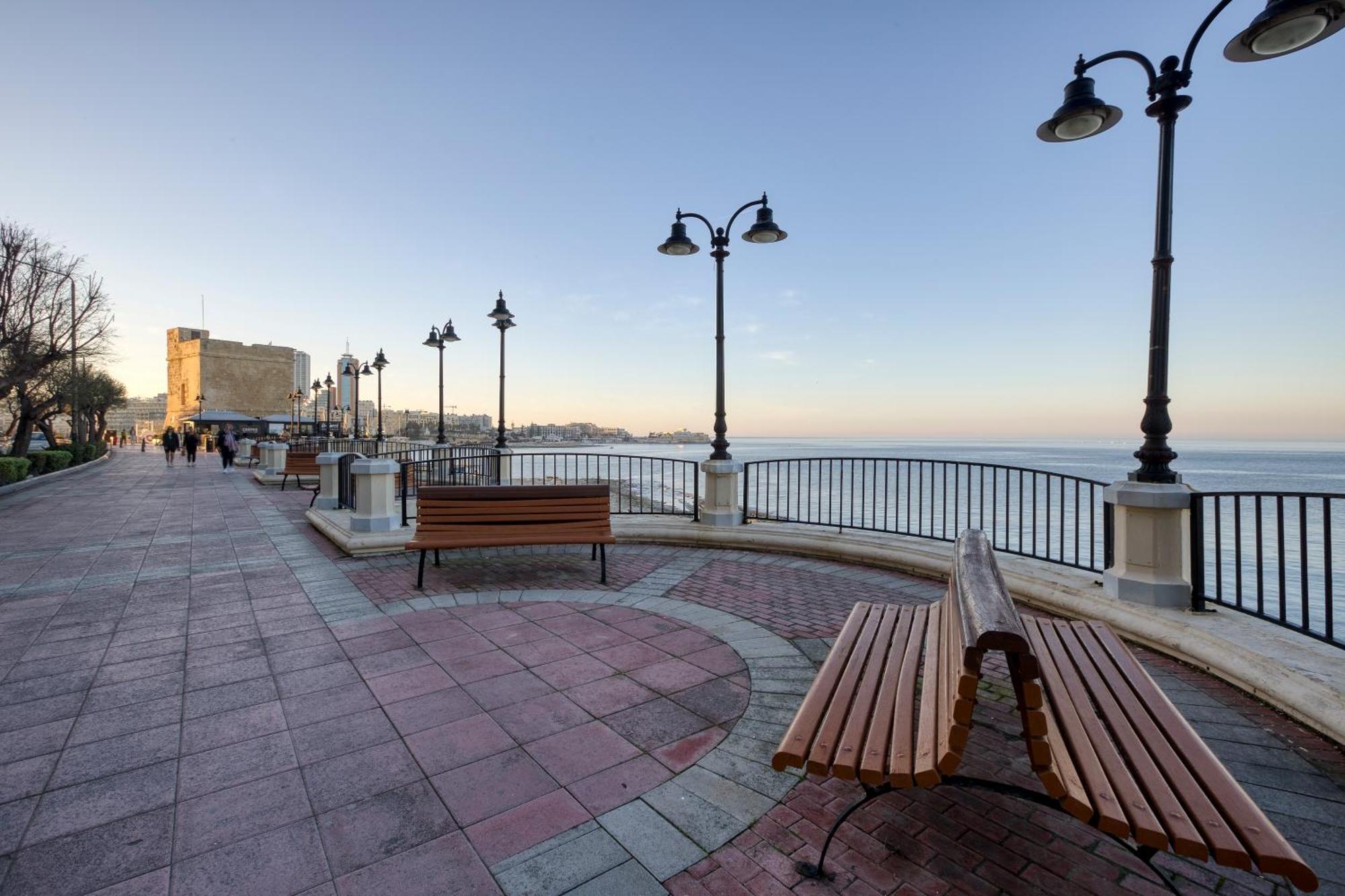Seafront Sliema Apartment With Balcony & Sea Views By Jl エクステリア 写真