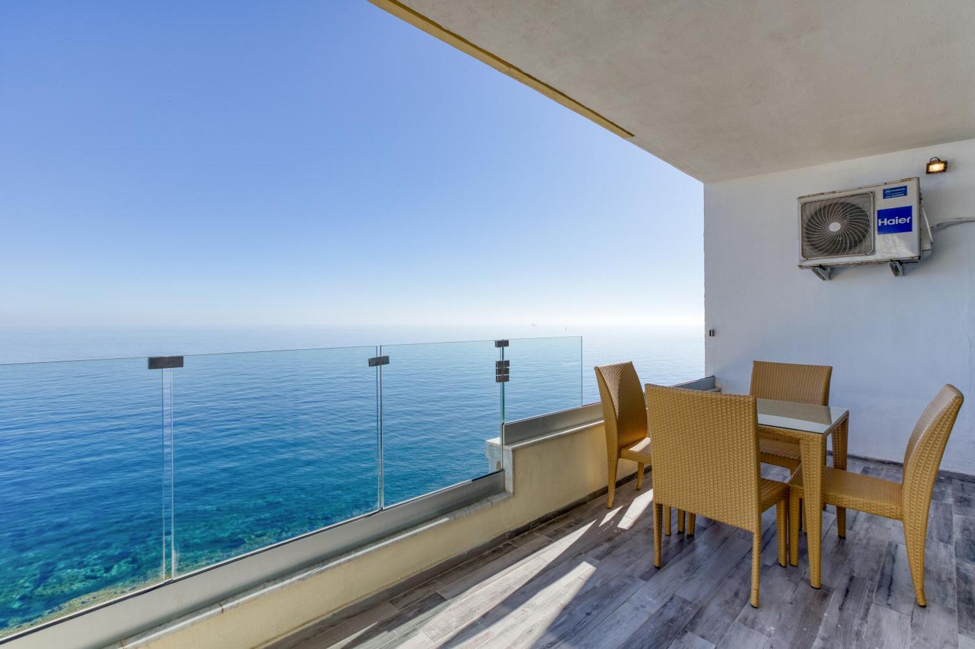 Seafront Sliema Apartment With Balcony & Sea Views By Jl エクステリア 写真