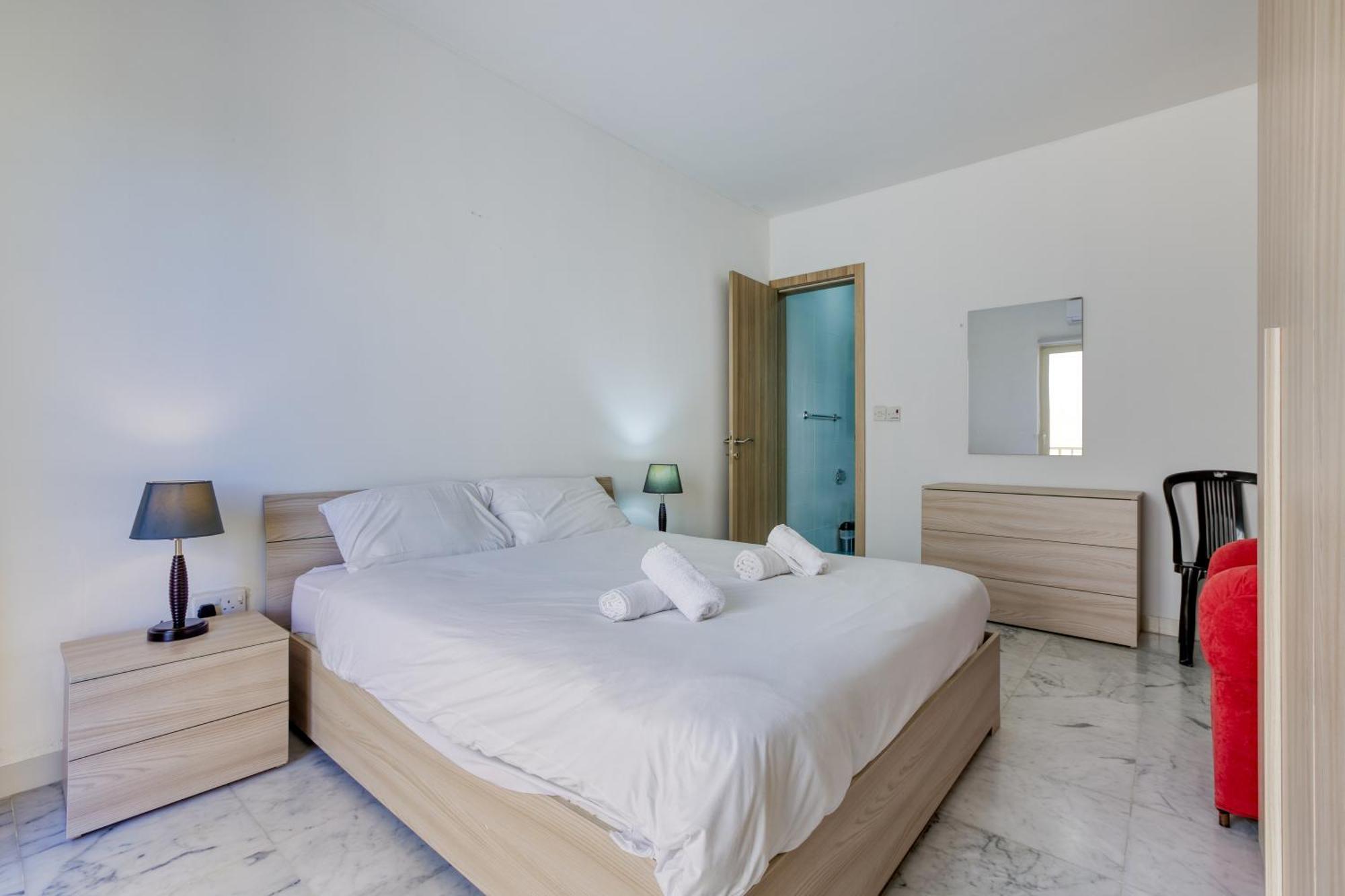 Seafront Sliema Apartment With Balcony & Sea Views By Jl エクステリア 写真