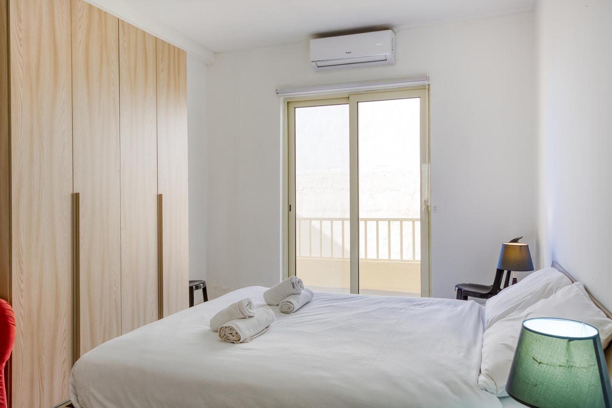 Seafront Sliema Apartment With Balcony & Sea Views By Jl エクステリア 写真