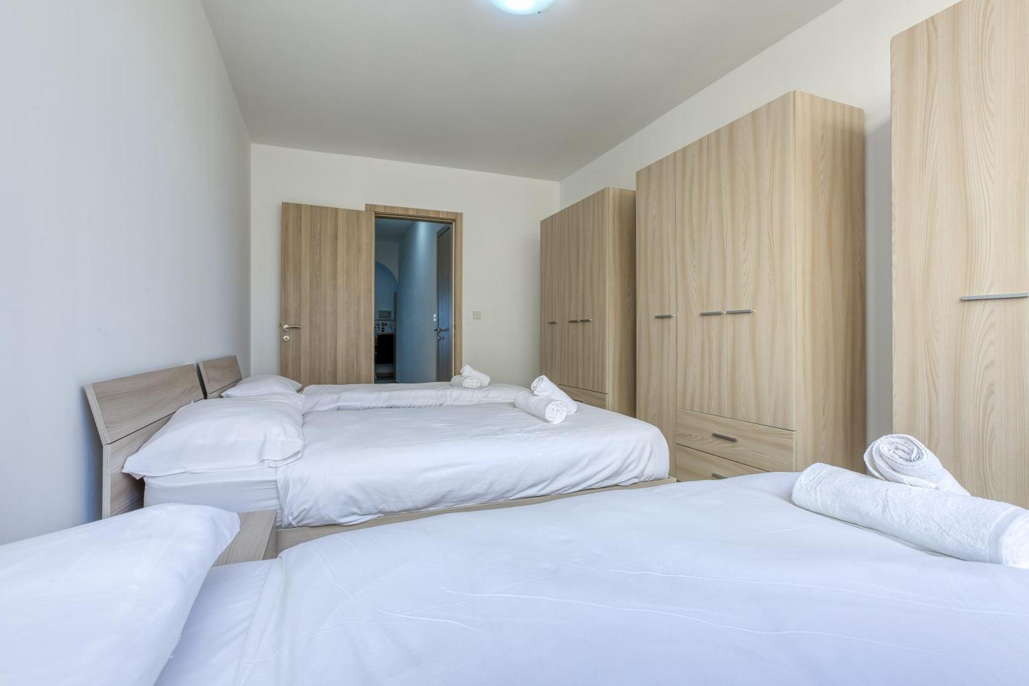 Seafront Sliema Apartment With Balcony & Sea Views By Jl エクステリア 写真