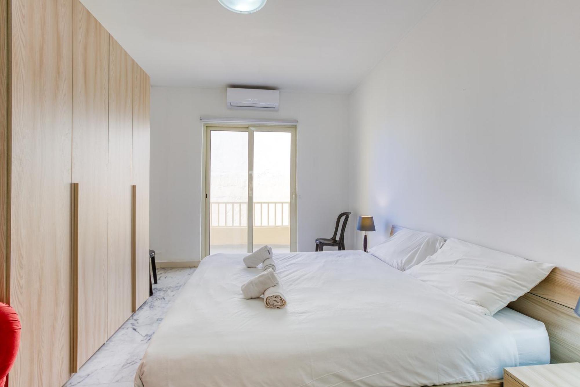 Seafront Sliema Apartment With Balcony & Sea Views By Jl エクステリア 写真