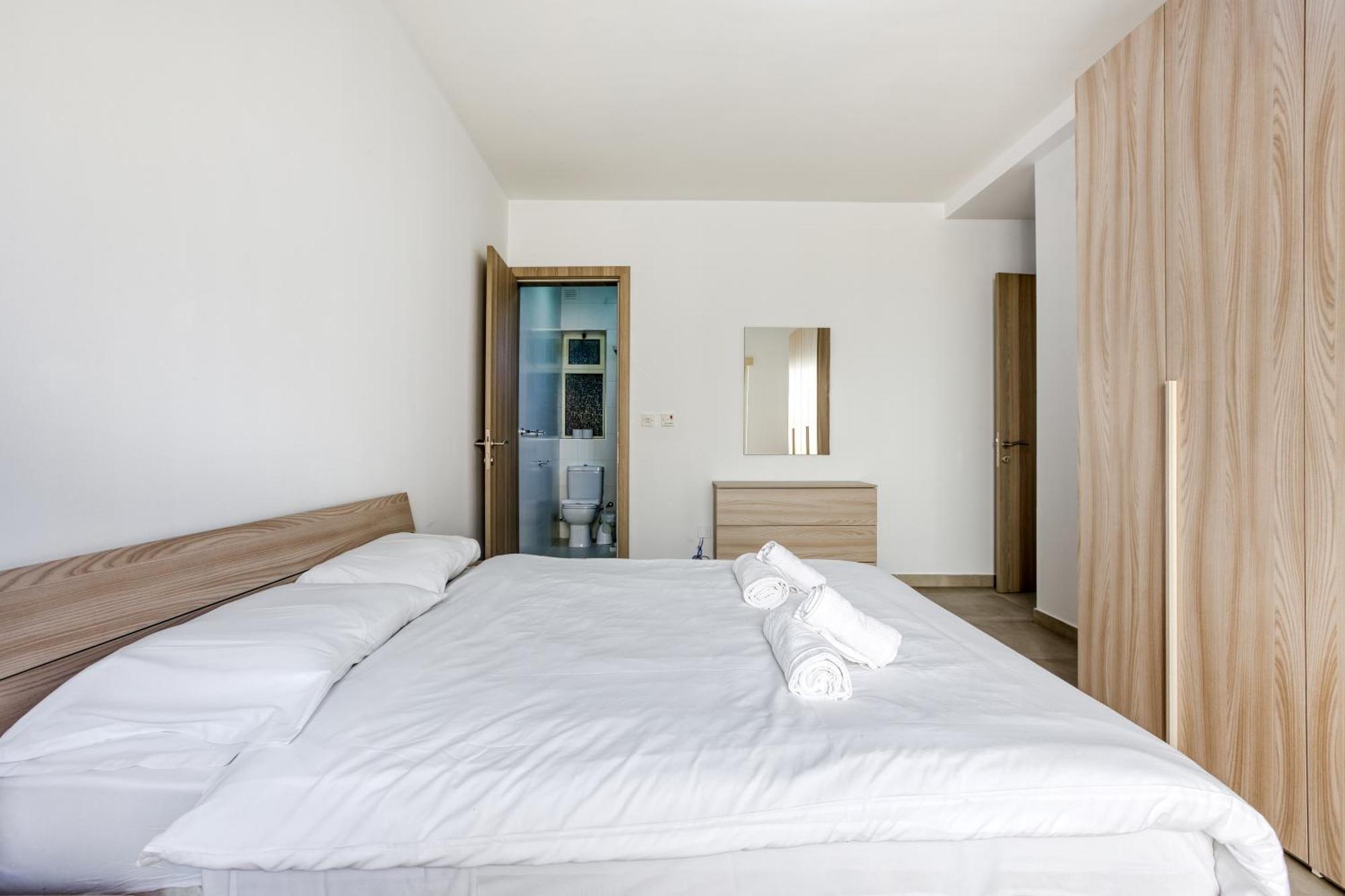 Seafront Sliema Apartment With Balcony & Sea Views By Jl エクステリア 写真